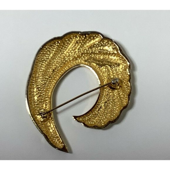 Vintage Ginnie Johansen Brooch Gold Tone Signed - Picture 2 of 4